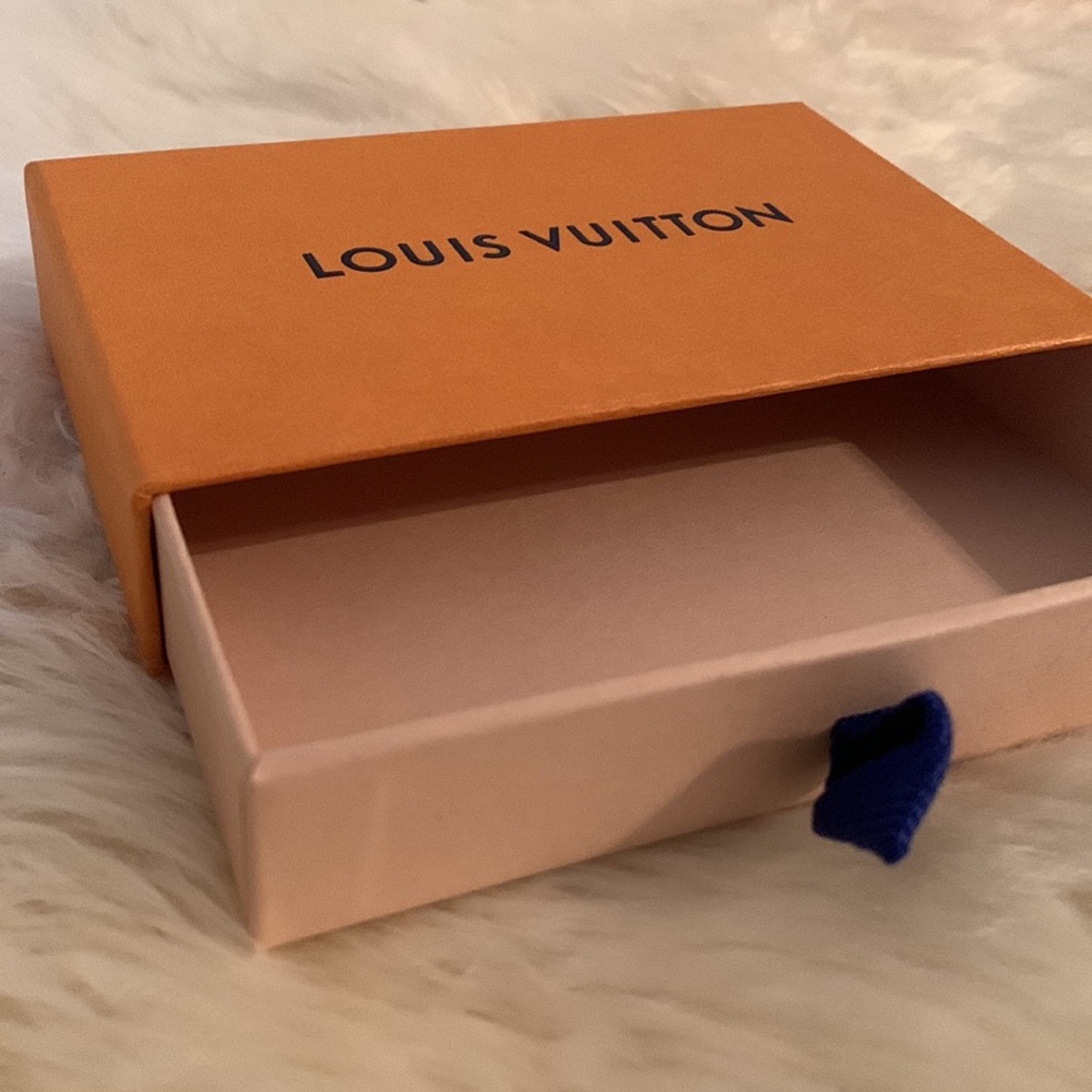 Empty Louis Vuitton small box - image 5